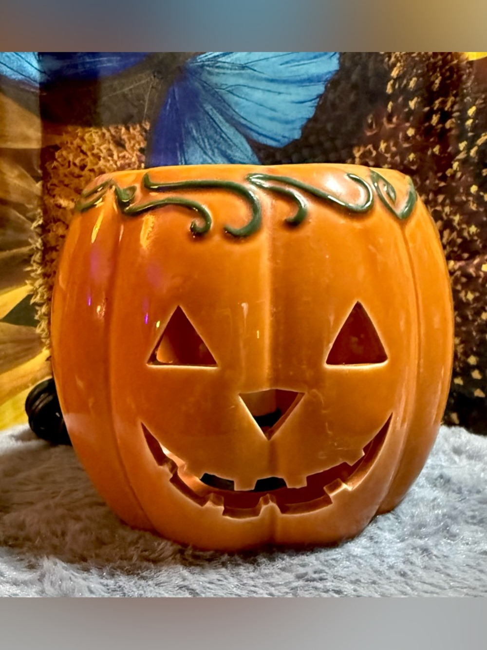 Retired Scentsy Halloween Jack-o'-lantern Pumpkin Wax Warmer